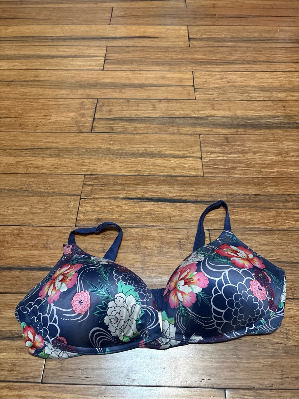 Victoria’s Secret 38D Floral Plunge Bra Light Purple Wireless T Shirt
